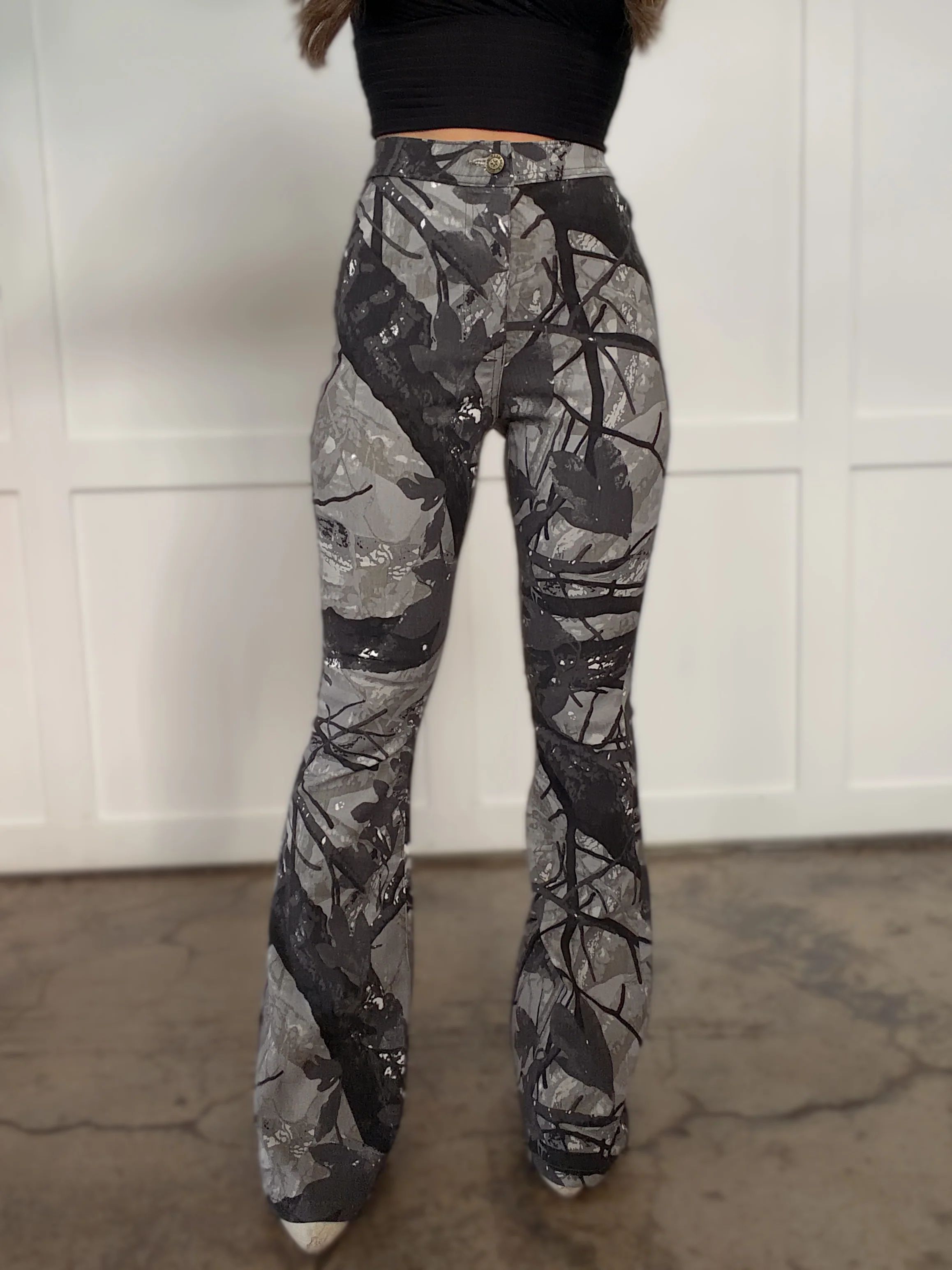 Pattern Flare Bundle (1 Fiona Flare + 1 Surprise Graphic Tee) - Image 16