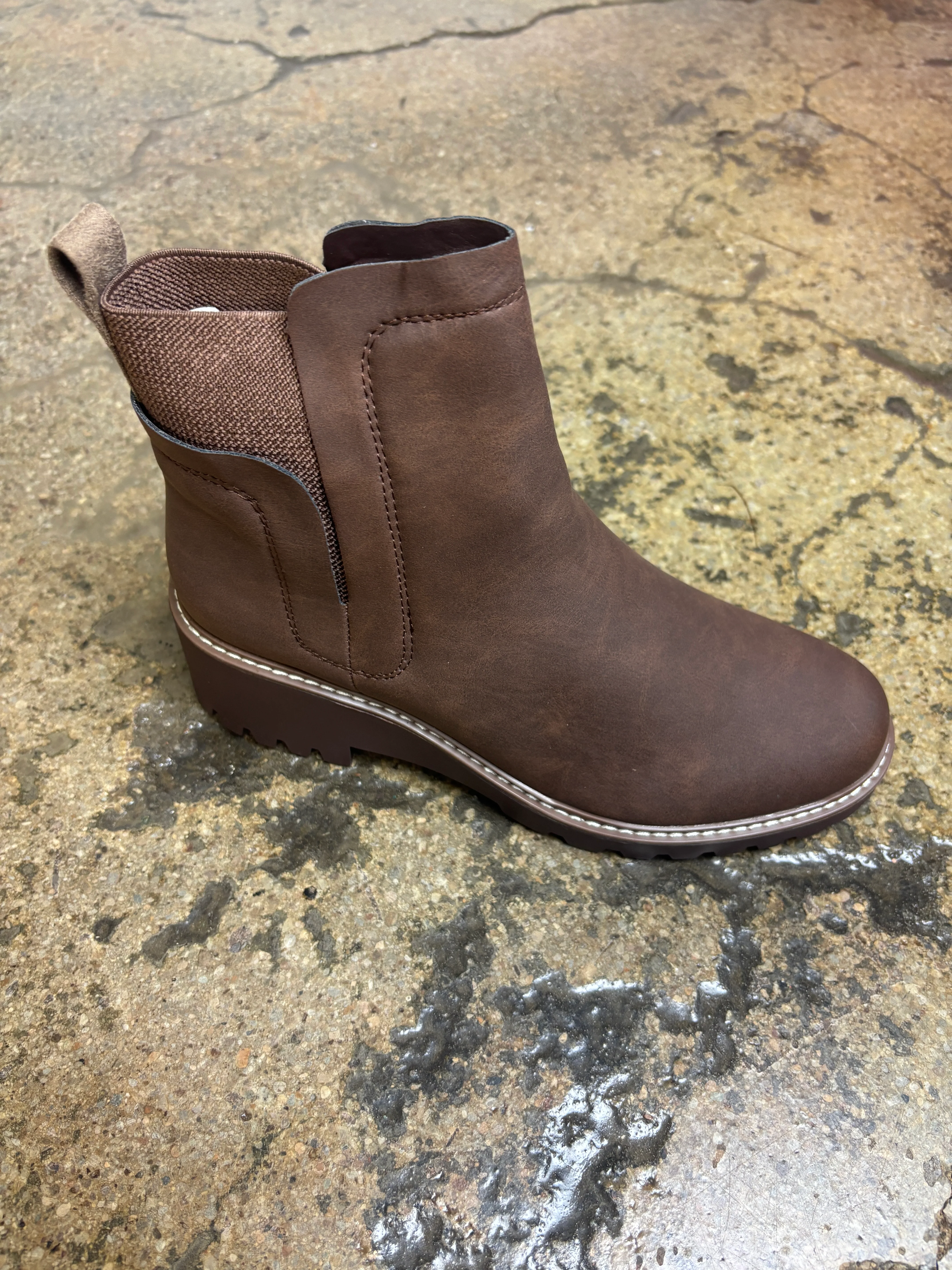 Bailey Round Toe Chelsea Ankle Boot - Image 5