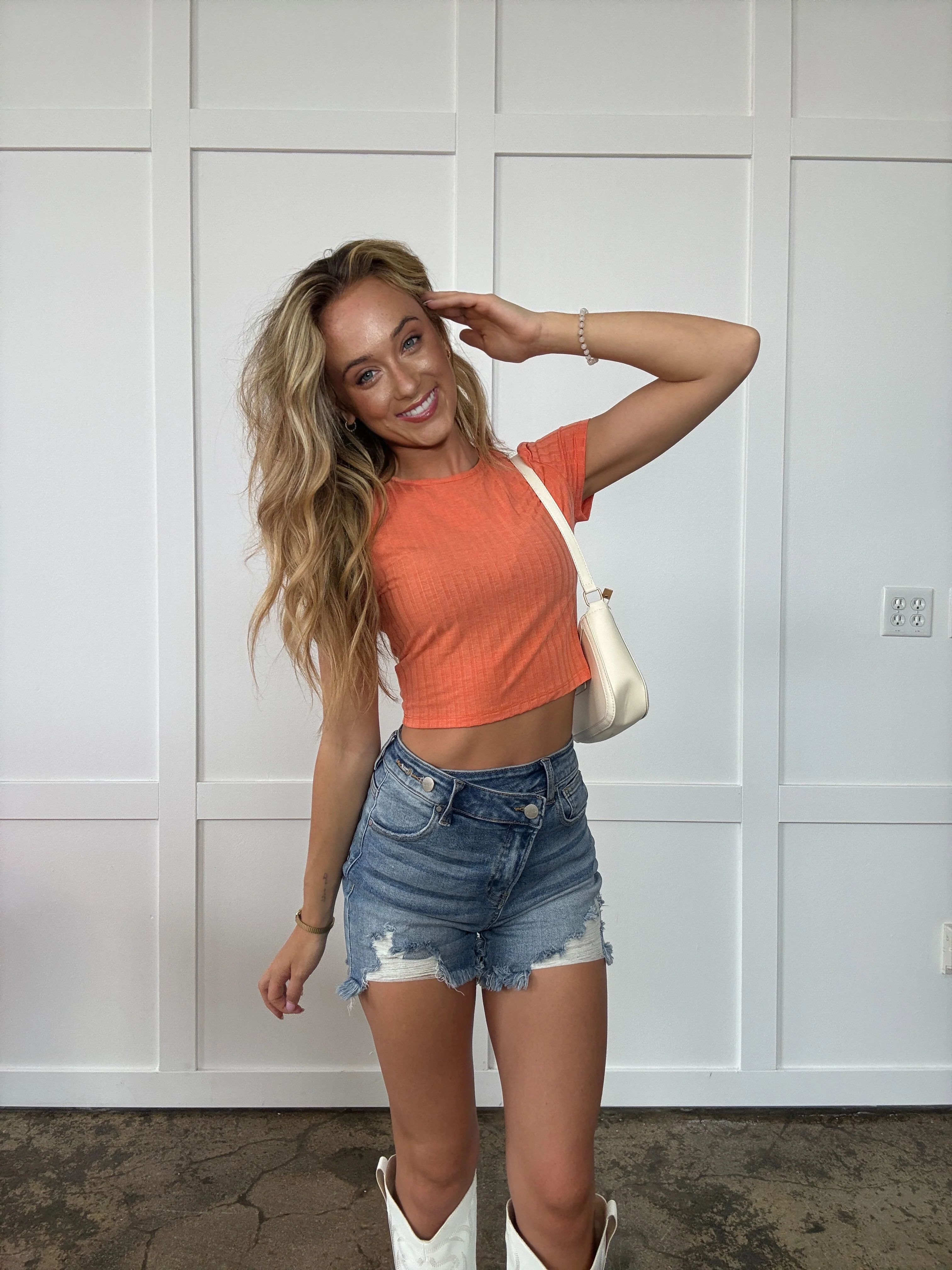 Tianna Ribbed Round Neck Short Sleeve T-Shirt - Image 4