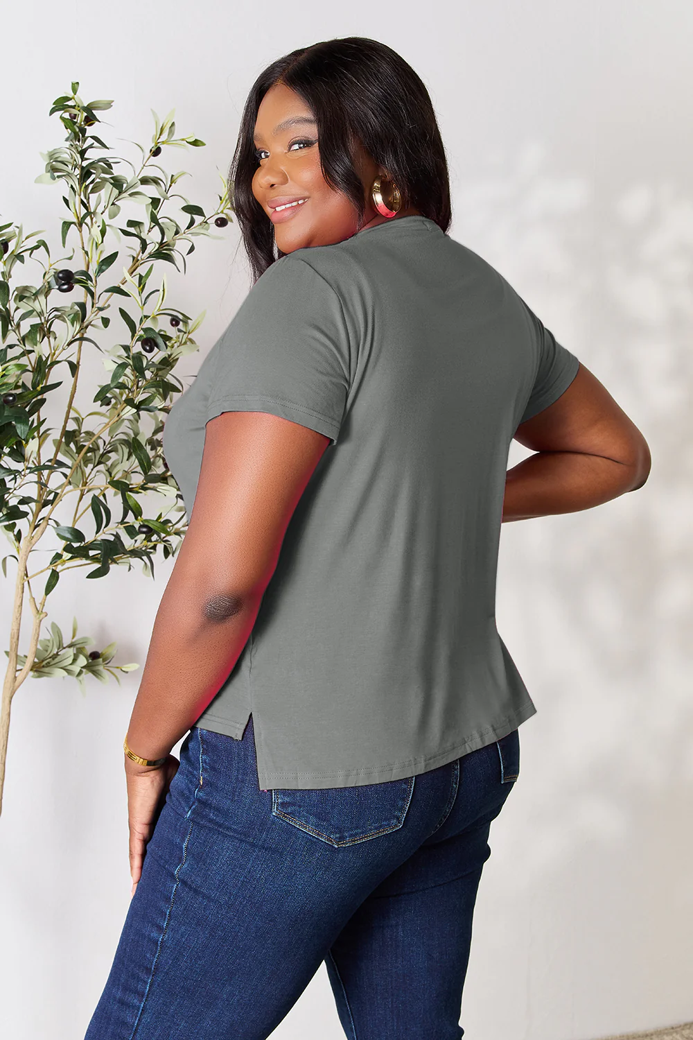 Renee Round Neck Short Sleeve T-Shirt - Image 15