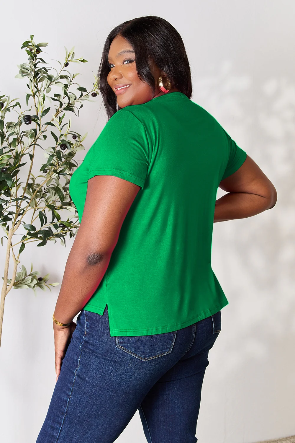 Renee Round Neck Short Sleeve T-Shirt - Image 23