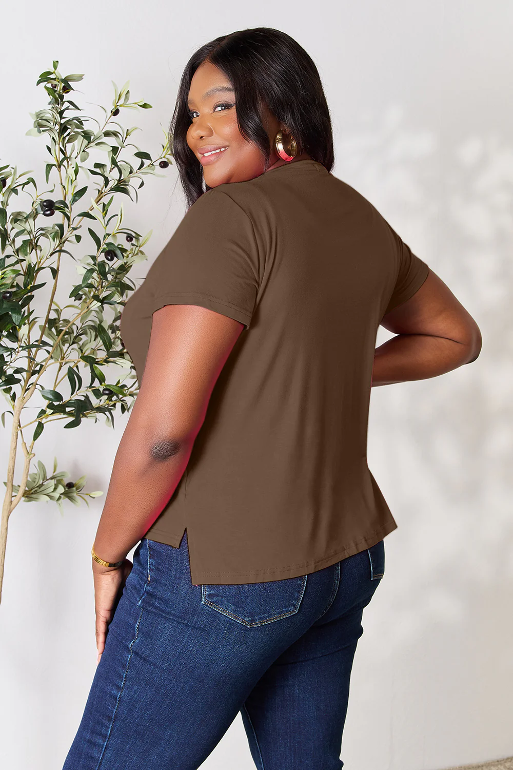 Renee Round Neck Short Sleeve T-Shirt - Image 5