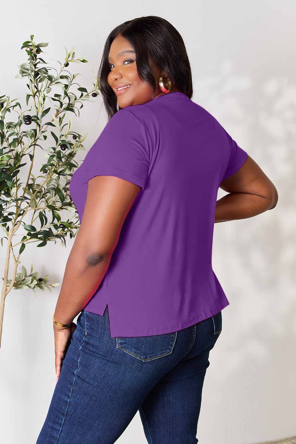 Renee Round Neck Short Sleeve T-Shirt - Image 22