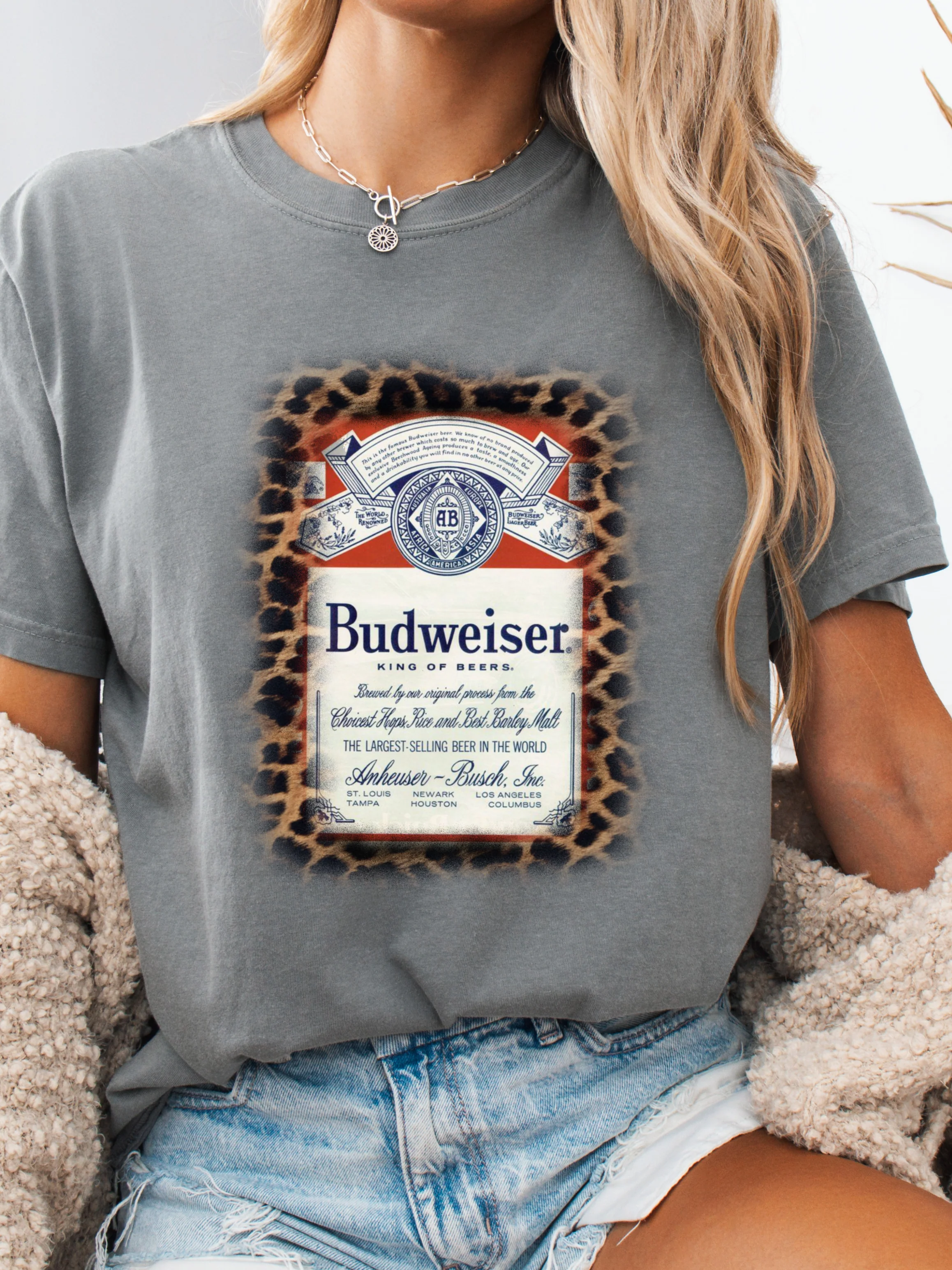 King of Beers Graphic Tee - Image 10