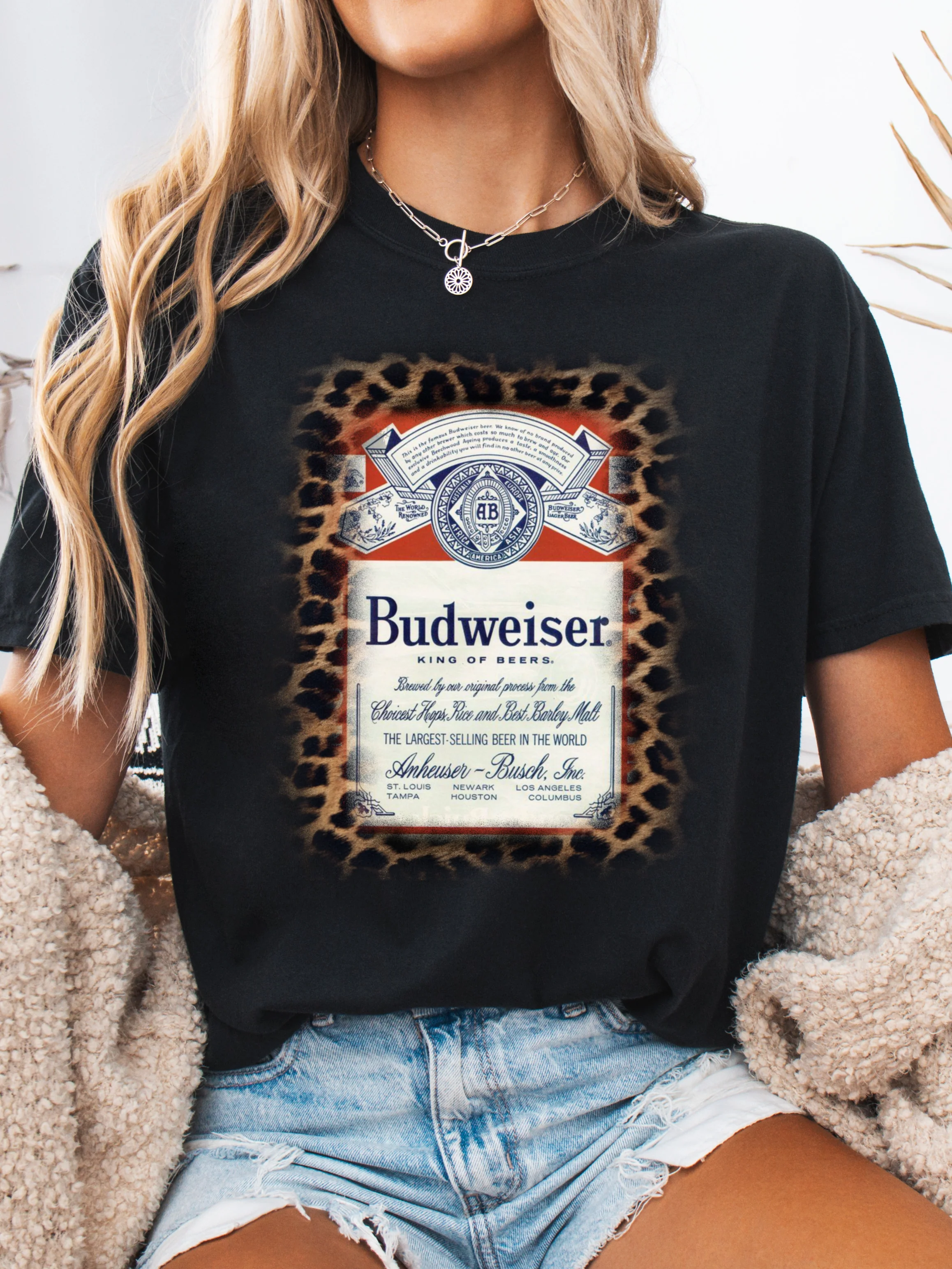 King of Beers Graphic Tee - Image 9