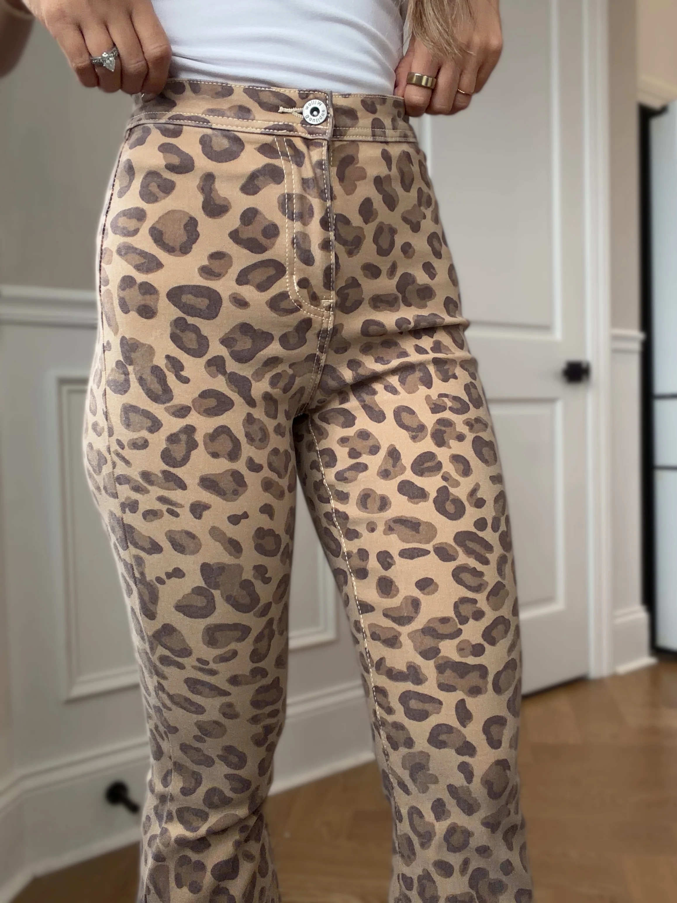 Fiona High Waisted Bell Bottom Flare Jeans - Light Brown Leopard - Image 7