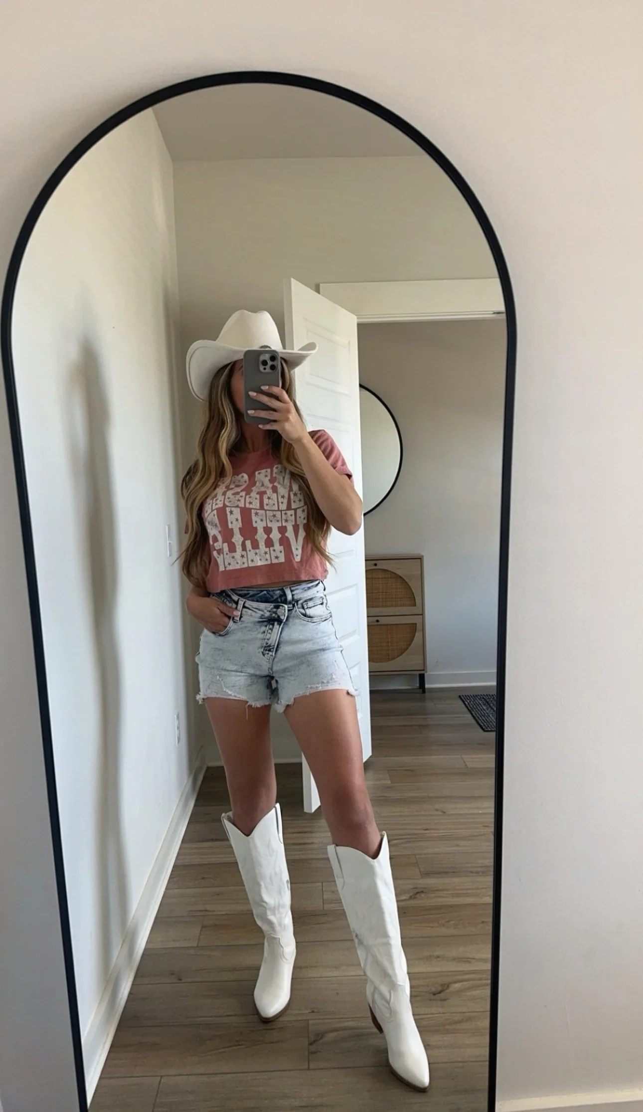 Lindsey Asymmetrical Distressed Shorts - Acid Light wash - Image 12