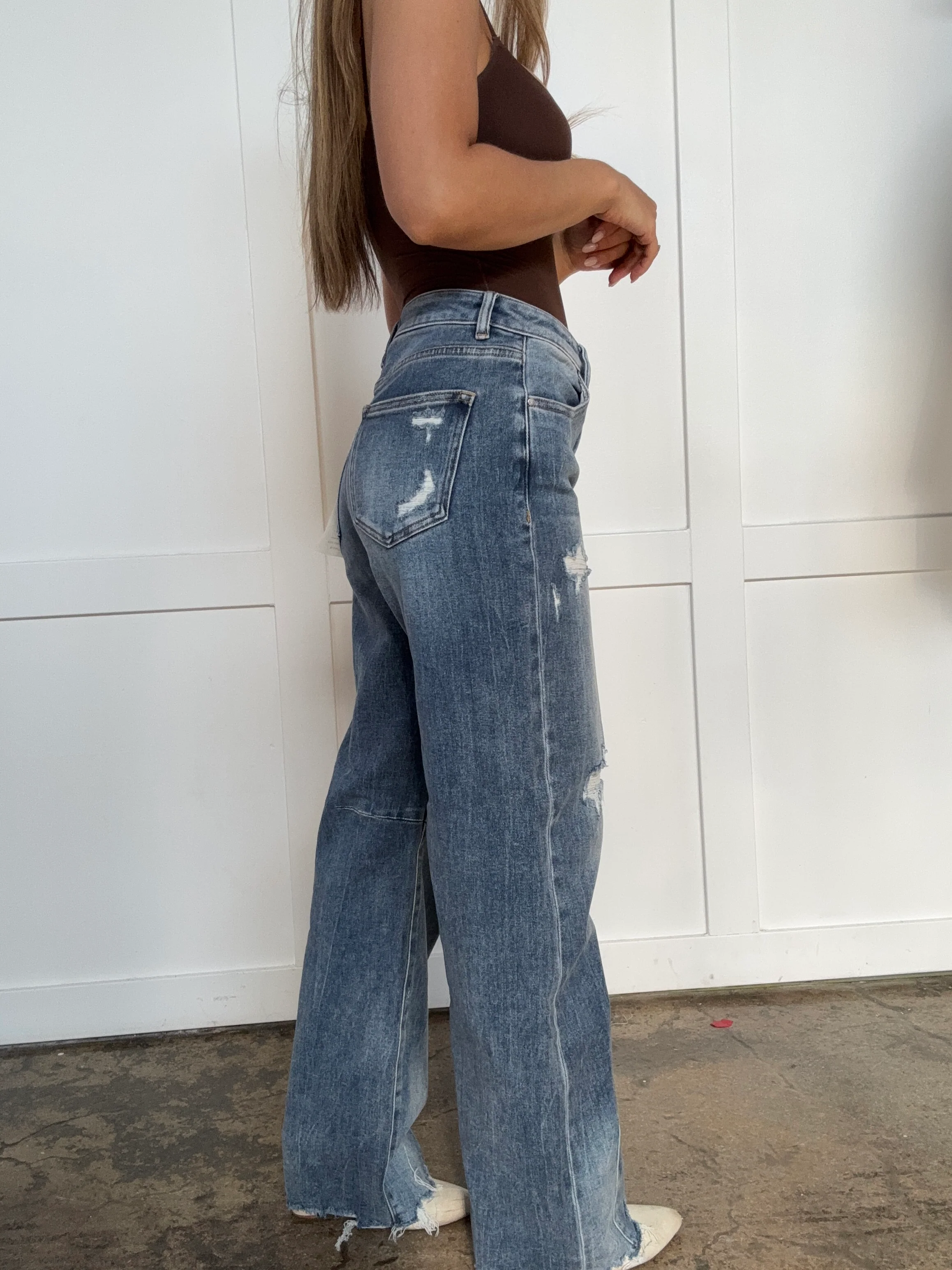 Harlow Risen Mid Rise Fit Wide Baggy Washed Jeans - Image 3