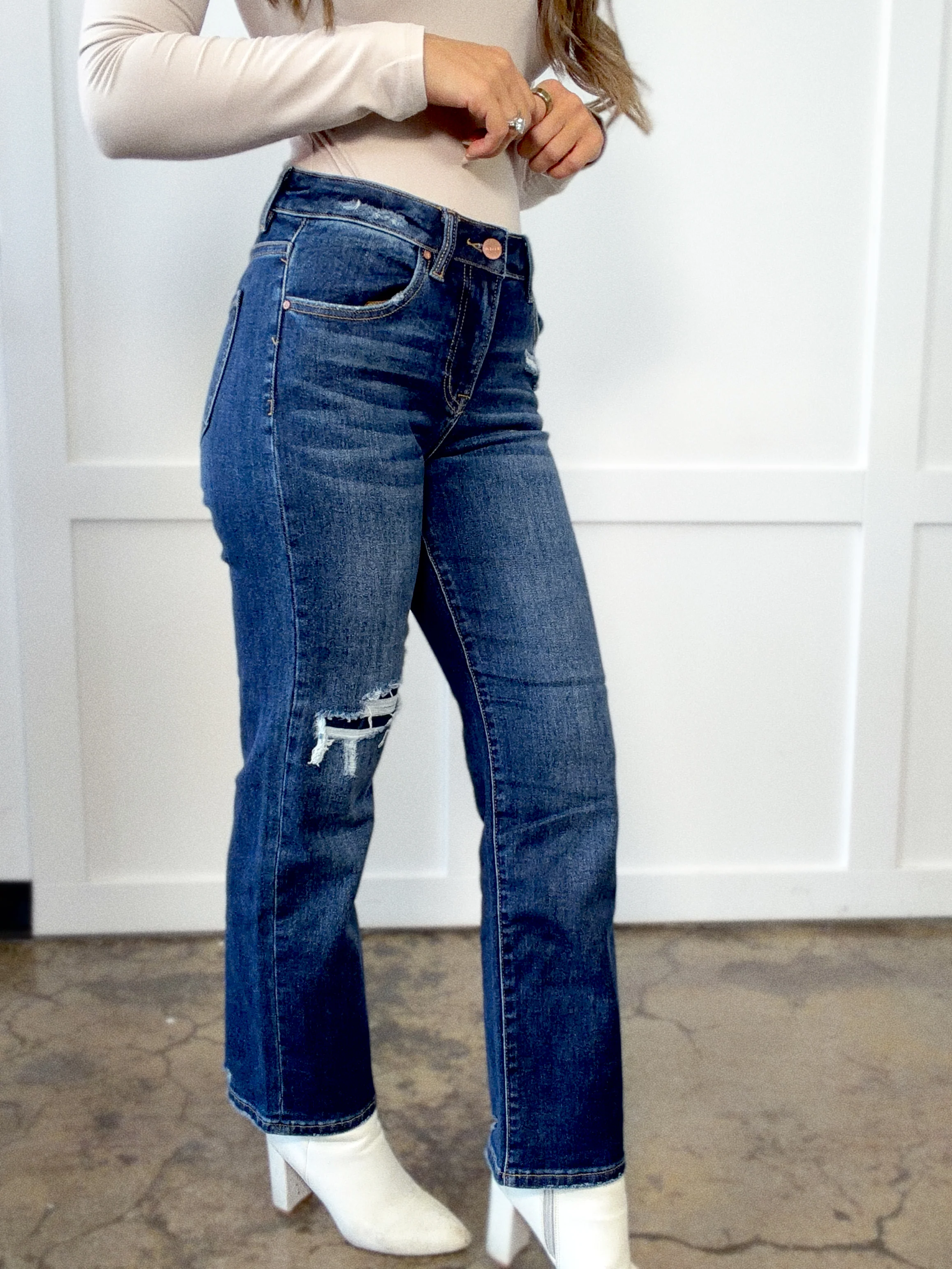 Wendy Cropped Straight Leg Jeans - Image 2